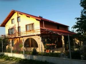 Vand casa pucioasa