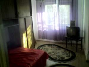 Inchiriez apartament 3 camere Basarabia