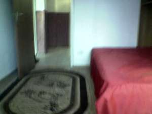 Inchiriez apartament 3 camere Basarabia
