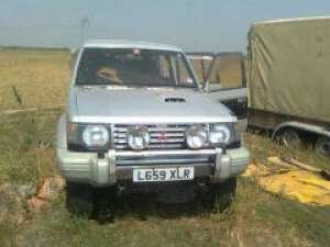 Vind Mitsubishi Pajero 4�4 +pie