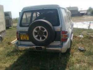 Vind Mitsubishi Pajero 4�4 +pie