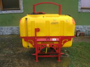 MASINI DE ERBICIDAT 400 ,      600L