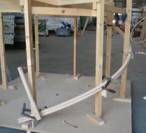 bendywood-mana curenta din lemn masiv flexibil