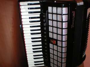 acordion,  orga, mixer, boxe.