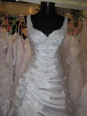 vand rochie de mireasa