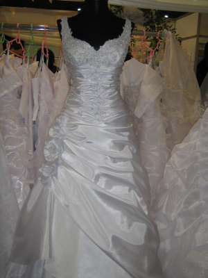 vand rochie de mireasa