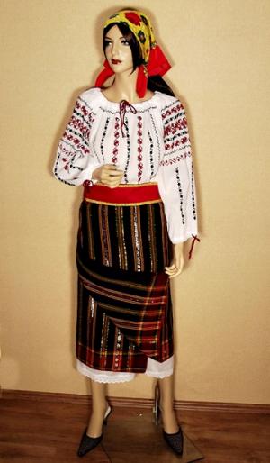 COSTUME POPULARE ROMANESTI PENTRU FEMEI