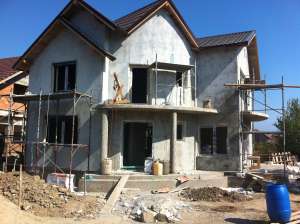 construim case la rosu  / cheie preturi rezonabile