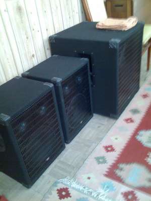 Dynacord Eminent II,  Pioneer Spec 1
,   1 Dynacord Echocord Super 76,     1 EP4000,  6 boxe