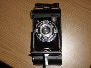 VIND APARAT FOTO KODAK VECHI CU BURDUF SI APARAT FOTOBOX