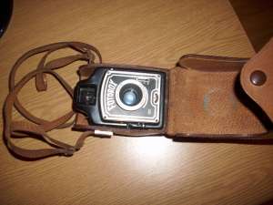 VIND APARAT FOTO KODAK VECHI CU BURDUF SI APARAT FOTOBOX