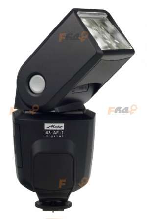 Vand Dsrl Canon eos 1000 D...Blitz extern plus doua obiective.Folosit k amator