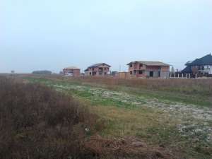 parcele intravilane com berceni 8500e