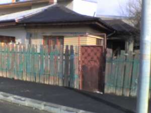 Vand casa la curte unic proprietar- Piata Rahova