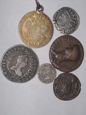 vand .bani vechi , monede , bacnote , medalii, ceasuri , timbre si altele