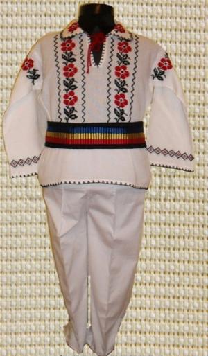 Costume populare baietei