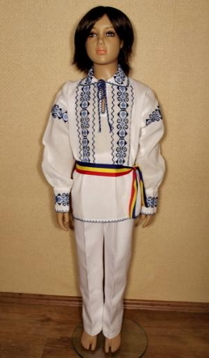 Costume populare baietei