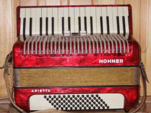 Vand hohner arietta 72 basi