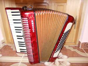Vand hohner arietta 72 basi