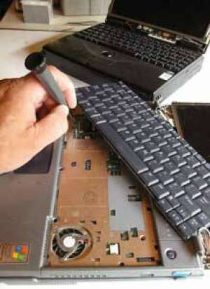 Service Reparatie Laptop -	Inlocuiri cipuri KBContr ,  PWM controller ,  controller I/O ,  cipuri gr