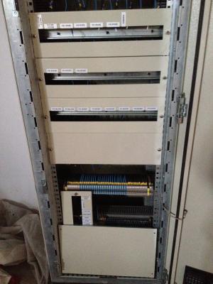 Vand dulap de UPS si de comenzi