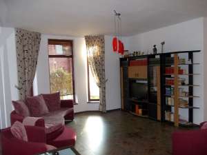 Particular vand apartament in vila si complex rezidential cu acces securizat