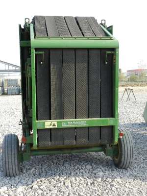 Vand presa de balotat John Deere 550