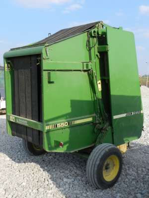 Vand presa de balotat John Deere 550