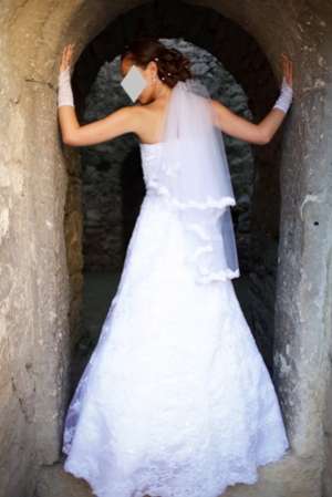 Rochie de mireasa,  alba,  cu dantela,  eleganta!