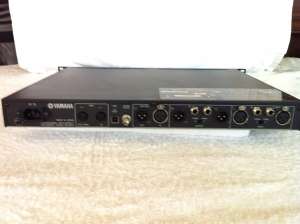 Procesor multi efect profesional  YAMAHA SPX2000