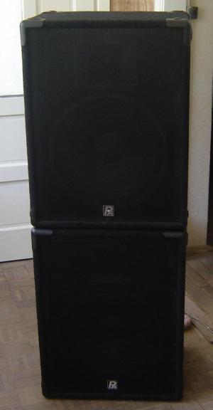 Dynacord Eminent II,  Pioneer Spec 1
,   1 Dynacord Echocord Super 76,     1 EP4000,  6 boxe
