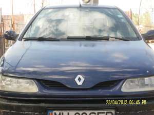 vind sau schimb  urgent  laguna 1 motor 1, 8 benzina stare buna  acte valabile inscrisa in romania