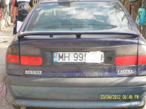 vind sau schimb  urgent  laguna 1 motor 1, 8 benzina stare buna  acte valabile inscrisa in romania