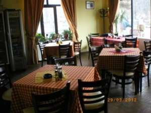 VAND SPATIU COMERCIAL BUSTENI