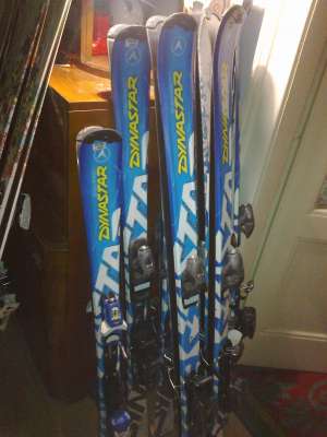 schiuri. clapari,  bete ,  snowboard second hand