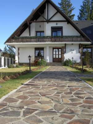 Piatra naturala decorative (granitata) pentru interior,  exterior,  fatade, pavaje si gard