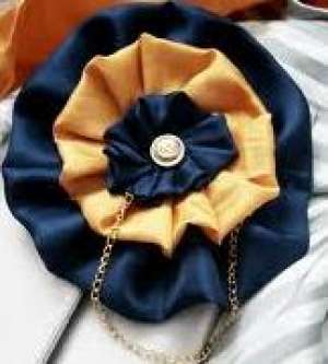 vand urgent brose handmade unicate! pret redus intre 8-20 lei! execut si brose la comanda:)