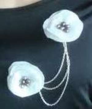 vand urgent brose handmade unicate! pret redus intre 8-20 lei! execut si brose la comanda:)