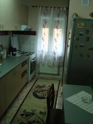 Vand apartament 3 camere Micro 17