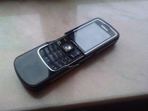 NOKIA 8600luna,     150Euro, 
