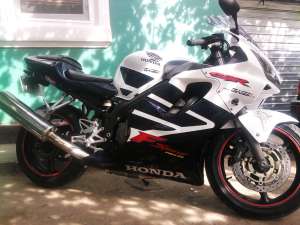 vand honda cbr f4i