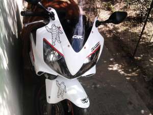 vand honda cbr f4i