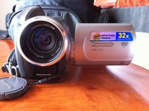 Camera video Panasonic cu mini dvd