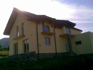 Super oferta!...vand vila in Tocile