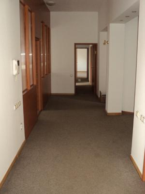 Inchiriere apartament in vila  Cotroceni,   5 camere,   220mp