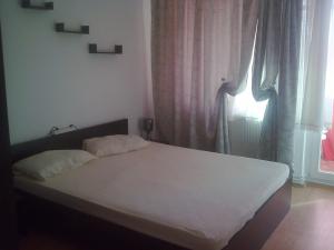oferta inchiriere,   3 camere,    300 euro