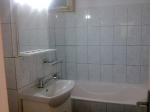 oferta inchiriere,   3 camere,    300 euro