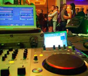 DJ sonorizari,  evenimente,  petreceri de firma,  nunta ,  botez,  etc