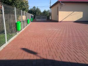 PAVAJ ,     BORDURI ,     MONTARE PROFESIONALA
