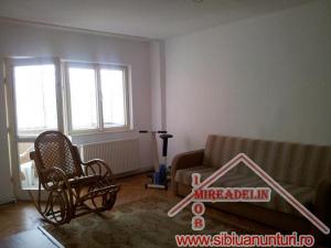 APARTAMENT DE VANZARE,   3 CAMERE,   str VASILE AARON